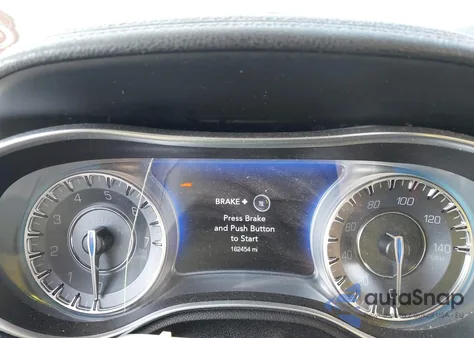 2018 Chrysler 300 Limited Awd z USA, uszkodzony, nr VIN 2C3CCAKG2JH177462